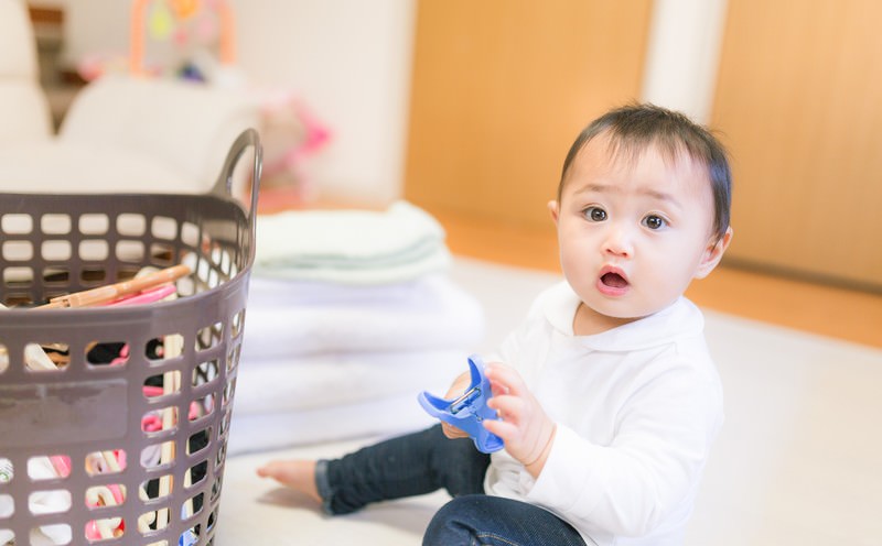 部屋干しを期待する赤ちゃん