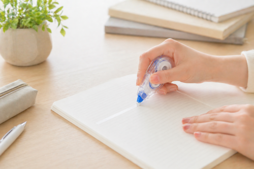 修正テープの正しい使い方