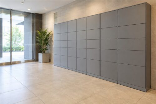 マンションのエントランスの宅配ボックス